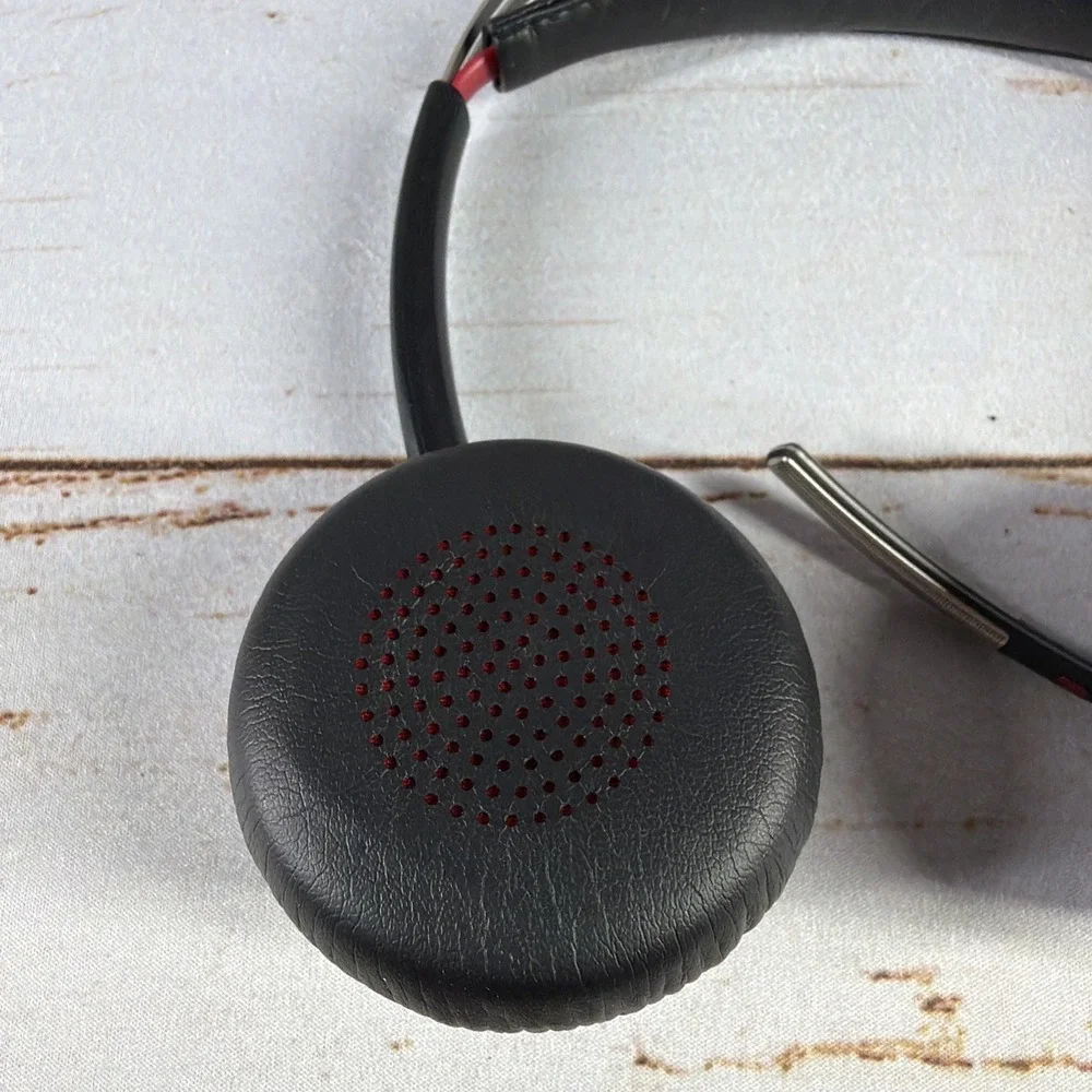 Plantronics B825 Voyager Focus UC Wireless Bluetooth Office Headset